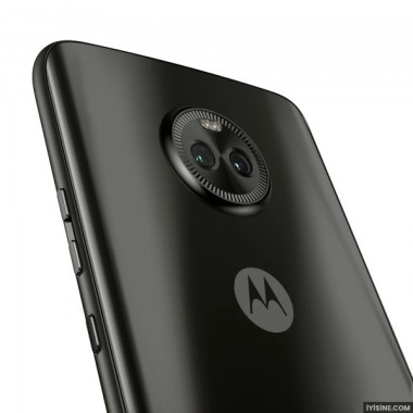Moto X4